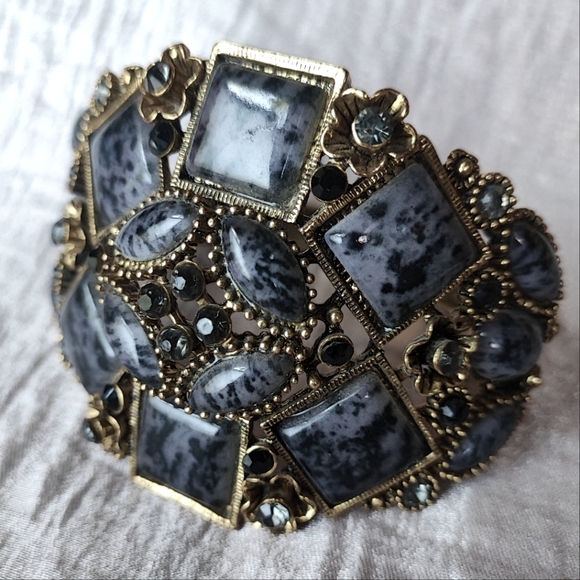 Huge Gold Tone Bangle Clamper Bracelet Glass Gray Mottled Square Stones Unsigned - Picture 1 of 12